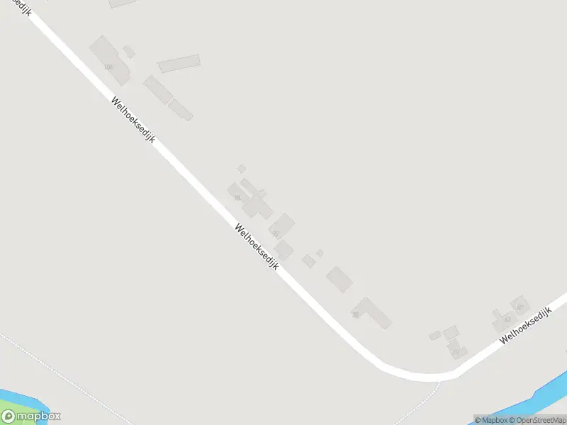 Ambulance met gepaste spoed naar de Welhoeksedijk in Hoogvliet Rotterdam