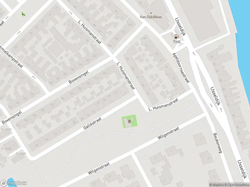 Brandweer met gepaste spoed naar de Galléstraat in Kampen vanwege afhijsen patient