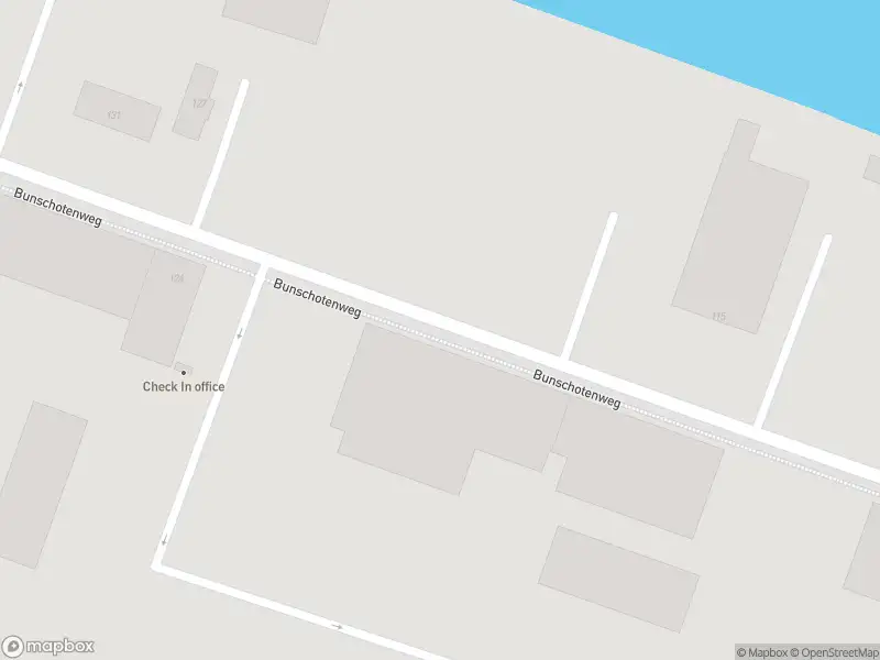 Ambulance met gepaste spoed naar de Bunschotenweg in Rotterdam