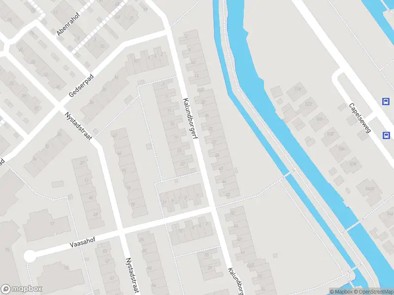 Ambulance met gepaste spoed naar de Kalundborgerf in Rotterdam