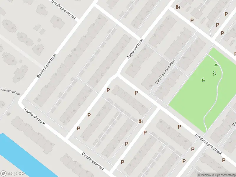 Ambulance met grote spoed naar de Driebruggenstraat in Zoetermeer