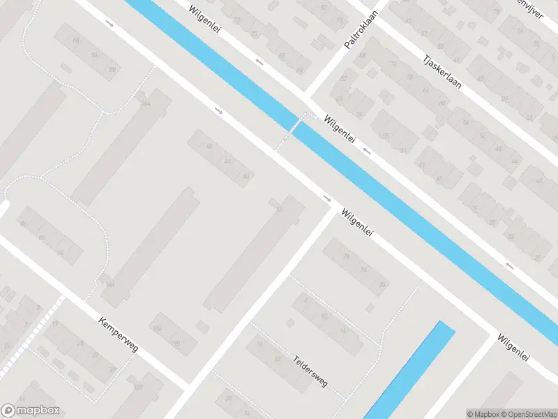 Ambulance met grote spoed naar de Teldersweg in Rotterdam