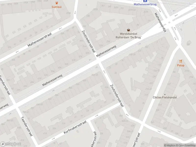 Ambulance met grote spoed naar de Mathenesserweg in Rotterdam