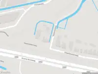 Ambulance met grote spoed naar de Hoogvlietsekerkweg in Hoogvliet Rotterdam