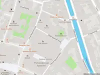 Ambulance met gepaste spoed naar de Philip Frankplein in Haarlem