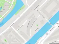 Ambulance met grote spoed naar de Louise Wentstraat in Amsterdam