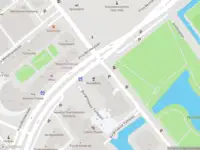 Ambulance met grote spoed naar de Broekslootkade in Voorburg