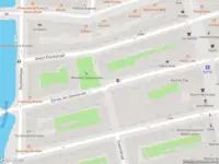 Ambulance met grote spoed naar de Hercules Seghersstraat in Amsterdam