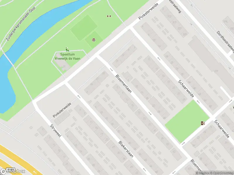 Ambulance met gepaste spoed naar de Bloemenlaan in Rotterdam