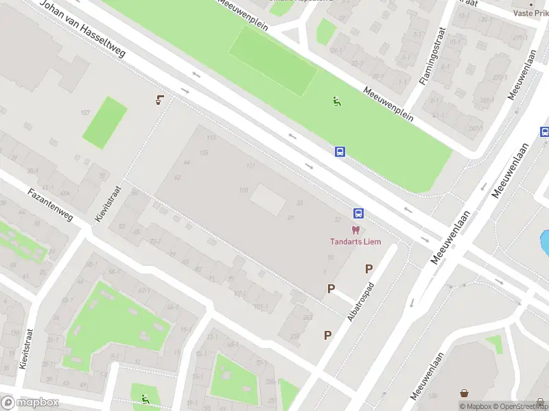 Ambulance met grote spoed naar de Albatrospad in Amsterdam