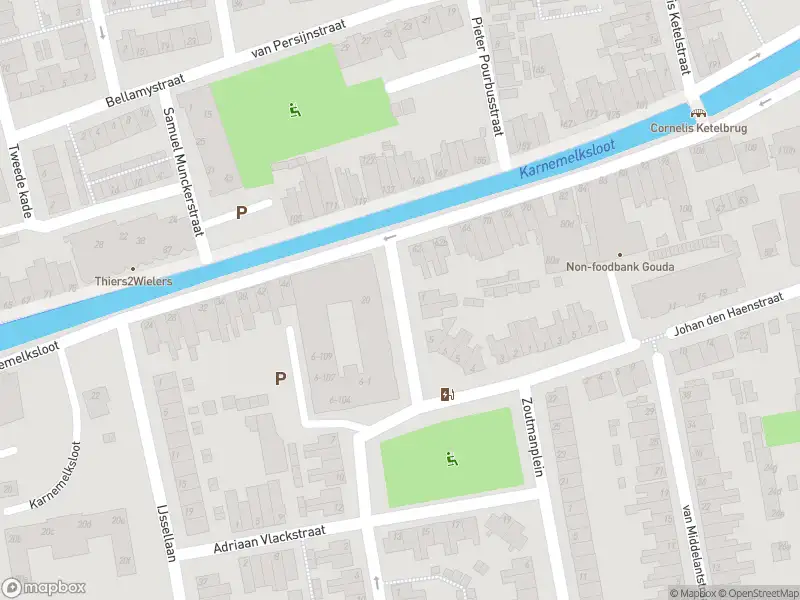 Ambulance met grote spoed naar de De Lange van Wijngaardenstraat in Gouda