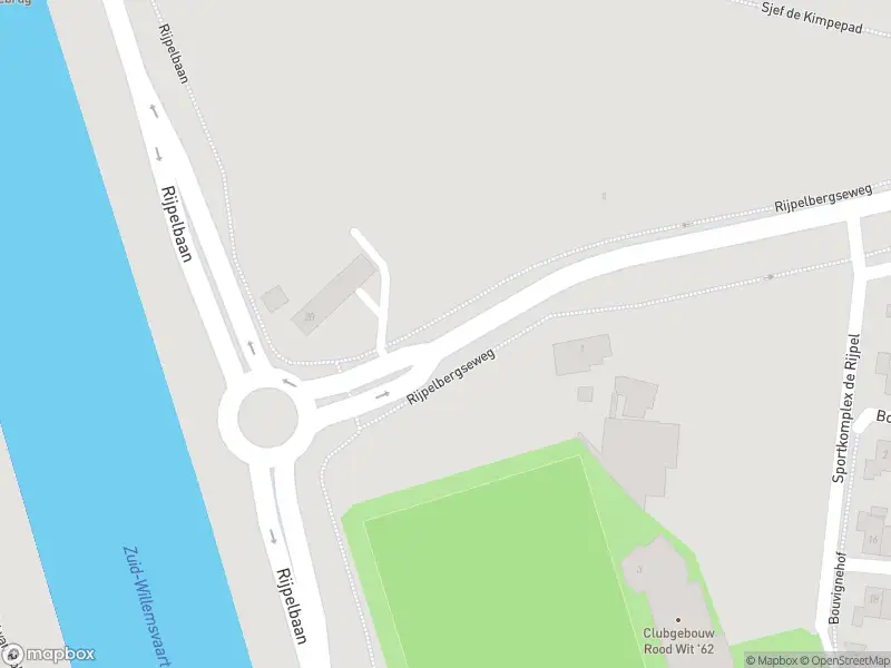 Brandweer met gepaste spoed naar de Rijpelbergseweg in Helmond vanwege een buitenbrand