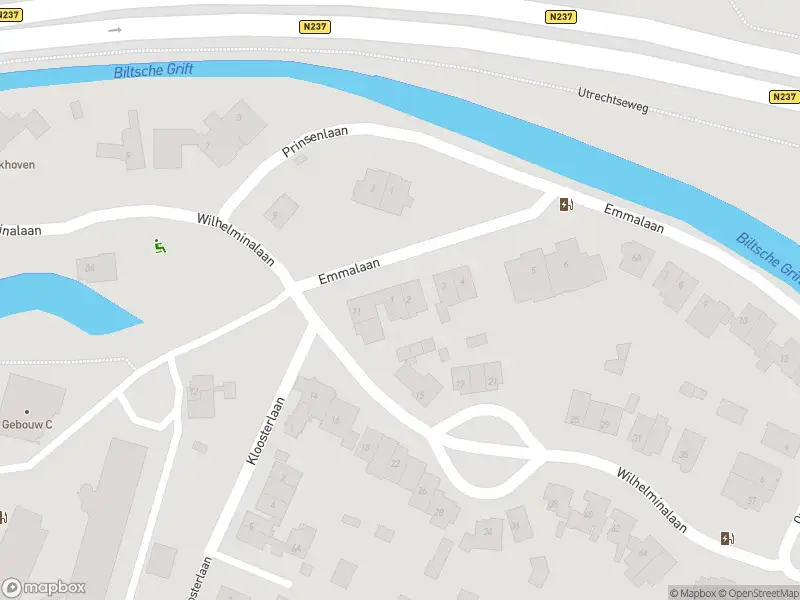 Brandweer met grote spoed naar de Emmalaan in De Bilt vanwege afhijsen patient