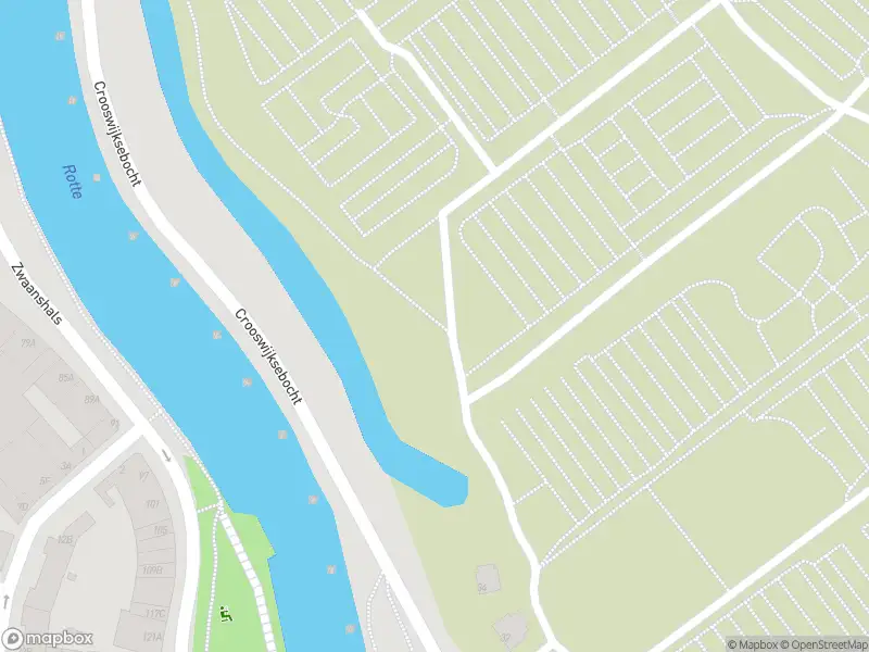 Ambulance met grote spoed naar de Crooswijksebocht in Rotterdam