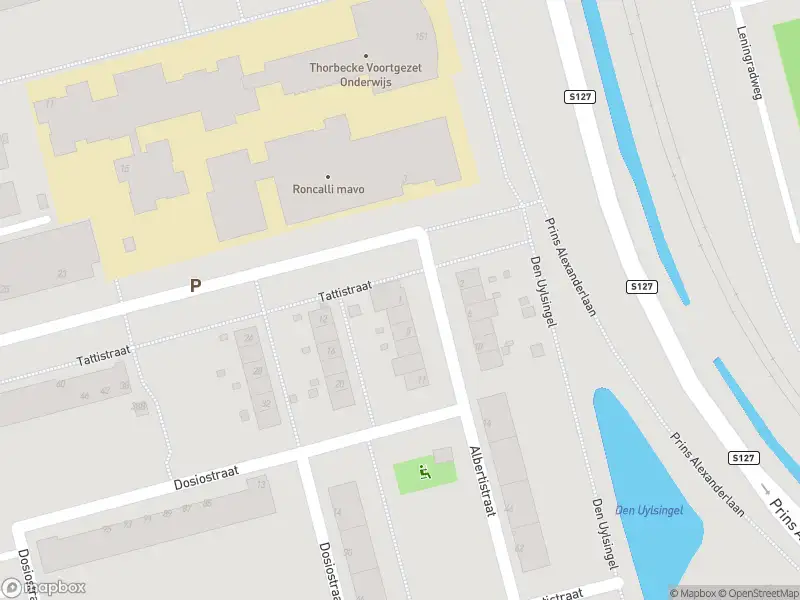 Ambulance met gepaste spoed naar de Albertistraat in Rotterdam