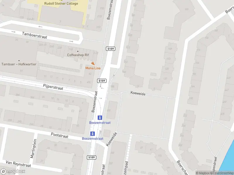 Ambulance met gepaste spoed naar de Boezemstraat in Rotterdam