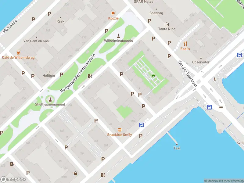 Ambulance met gepaste spoed naar de Tulpstraat in Rotterdam