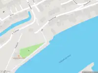 Ambulance met gepaste spoed naar de Dorpsstraat in Capelle aan den IJssel