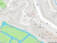 Brandweer met gepaste spoed naar de Ina Boudier-Bakkerplein in Leiden