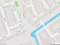 Ambulance met grote spoed naar de Tegelarijpad in Amsterdam