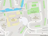 Ambulance met grote spoed naar de Valkenpad in Leiden