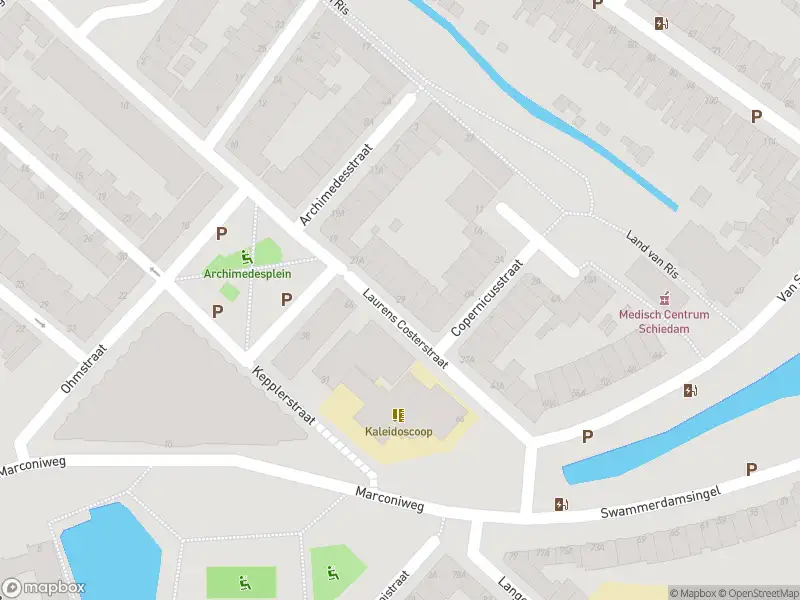 Ambulance met grote spoed naar de Laurens Costerstraat in Schiedam