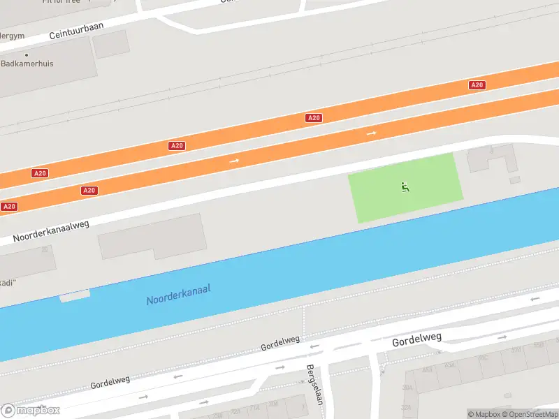 Ambulance met gepaste spoed naar de Noorderkanaalweg in Rotterdam