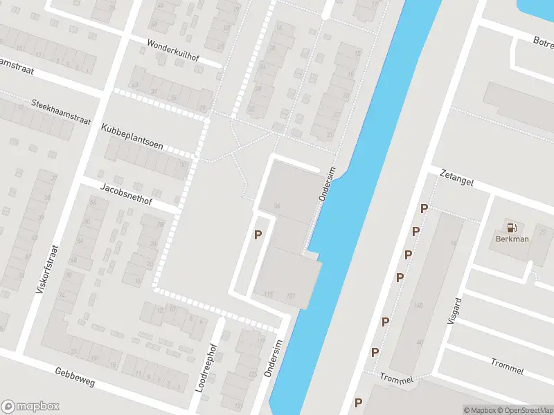 Ambulance met gepaste spoed naar de Ankerkuilstraat in Hoogvliet Rotterdam