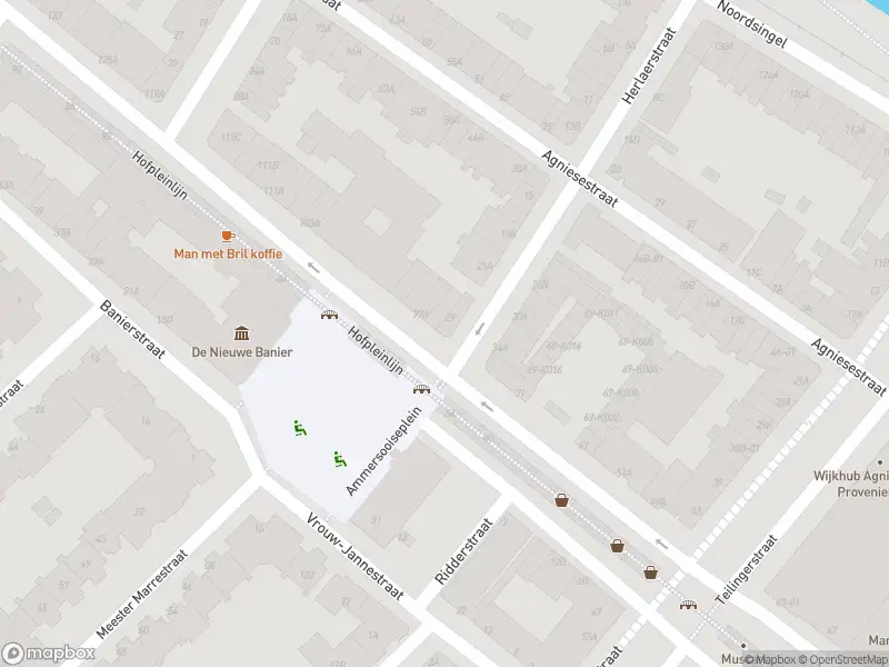 Ambulance met grote spoed naar de Vijverhofstraat in Rotterdam