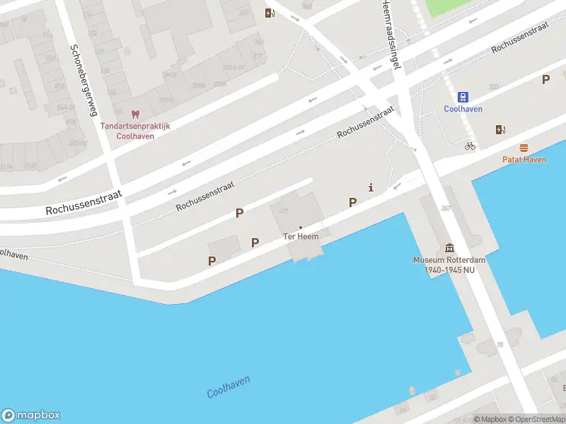 Ambulance met grote spoed naar de Coolhaven in Rotterdam