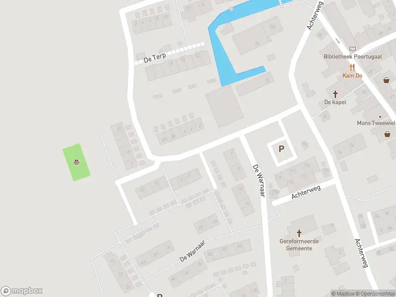 Ambulance met grote spoed naar de De Meeting in Poortugaal