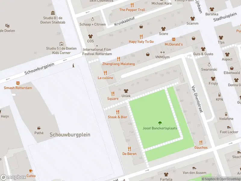 Ambulance met grote spoed naar de Joost Banckertsplaats in Rotterdam