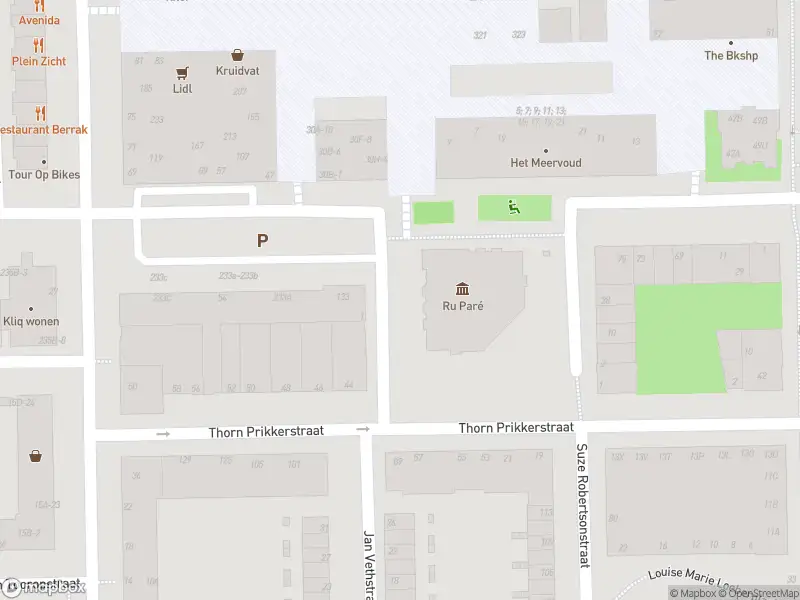 Ambulance met grote spoed naar de Chris Lebeaustraat in Amsterdam