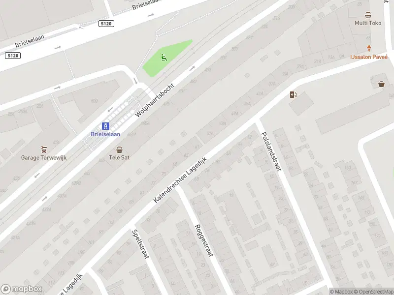 Ambulance met gepaste spoed naar de Katendrechtse Lagedijk in Rotterdam