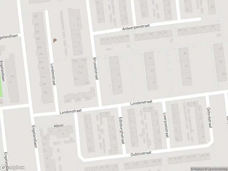 Ambulance met grote spoed naar de Brusselstraat in Haarlem