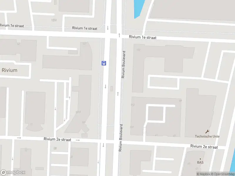 Ambulance met grote spoed naar de Rivium Boulevard in Capelle aan den IJssel