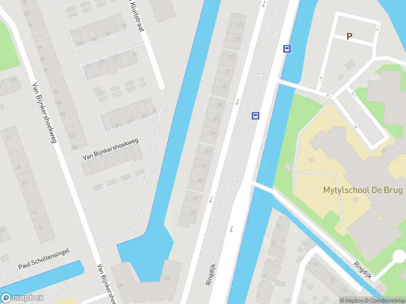 Ambulance met gepaste spoed naar de Ringdijk in Rotterdam