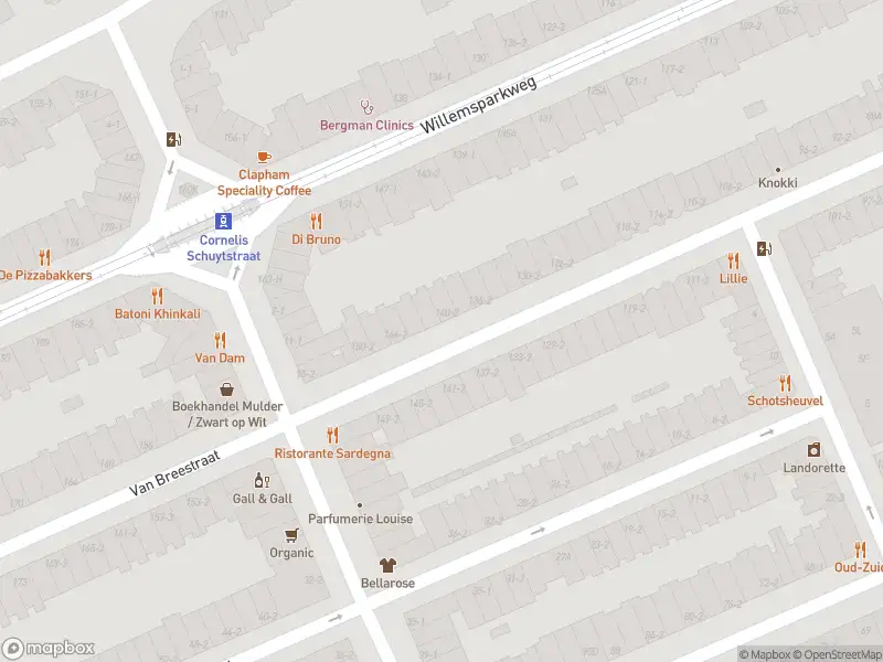 Ambulance met grote spoed naar de Cornelis Schuytstraat in Amsterdam