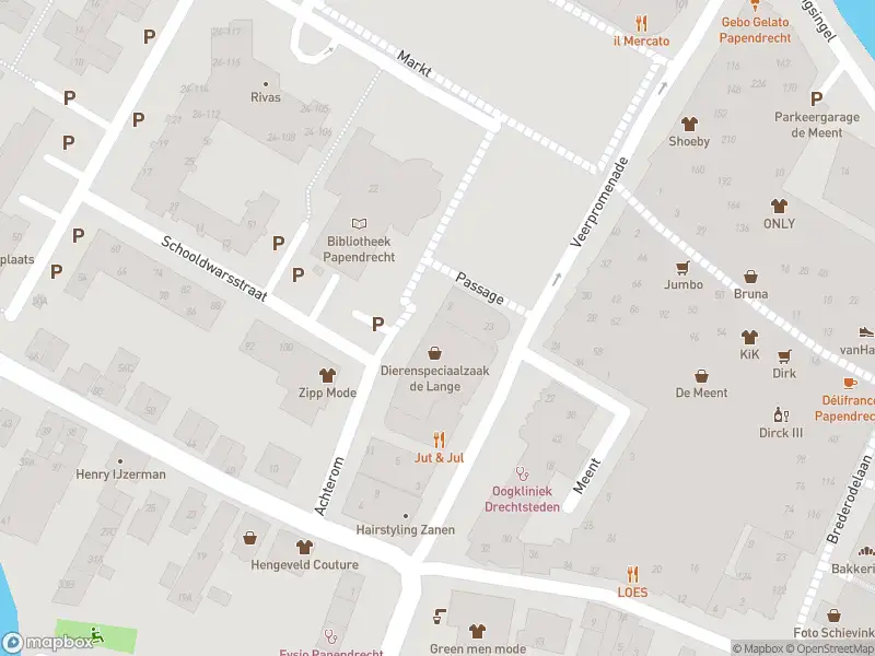 Ambulance met gepaste spoed naar de Achterom in Papendrecht