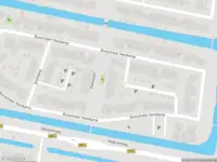 Brandweer met grote spoed naar de Bunschoter Veenkamp in Bunschoten-Spakenburg vanwege personen te water