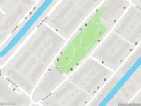 Ambulance met gepaste spoed naar de Kooikerstraat in Alphen aan den Rijn