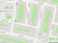 Ambulance met gepaste spoed naar de Kramatplantsoen in Amsterdam