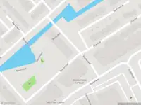 Ambulance met gepaste spoed naar de Roekstraat in Capelle aan den IJssel