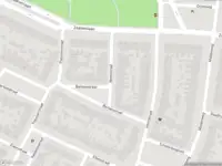 Ambulance met grote spoed naar de Abeelstraat in Haarlem