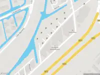 Ambulance met grote spoed naar de Rhijnspoor in Capelle aan den IJssel