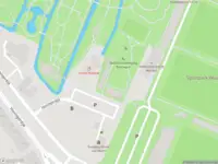 Ambulance met grote spoed naar de Honingerdijk in Rotterdam