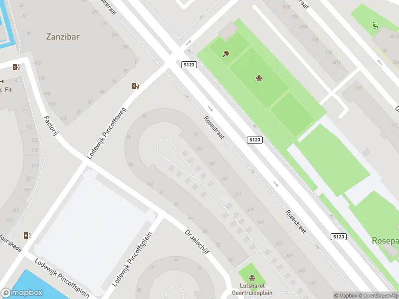 Ambulance met gepaste spoed naar de Rosestraat in Rotterdam