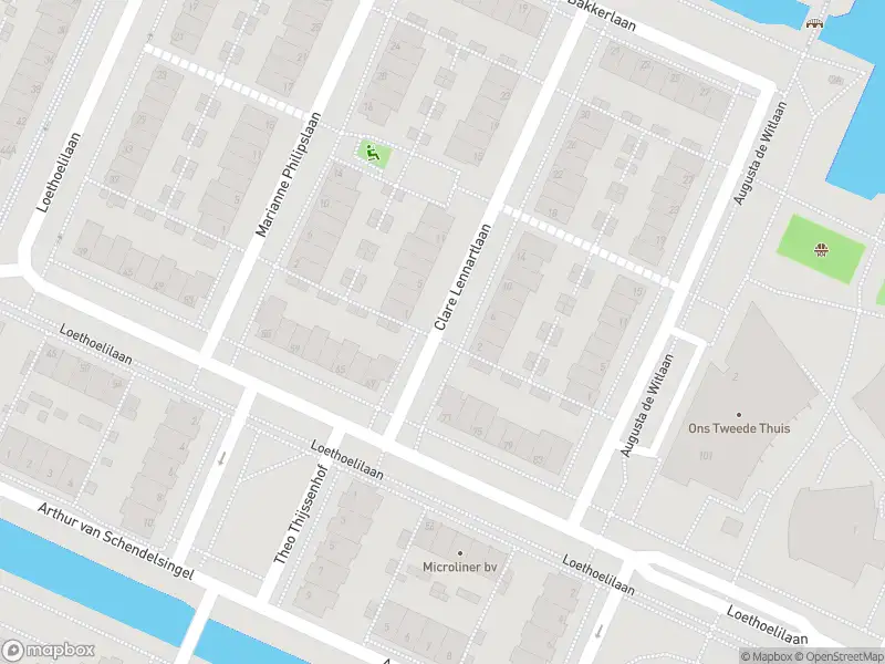 Ambulance met gepaste spoed naar de Clare Lennartlaan in Amstelveen