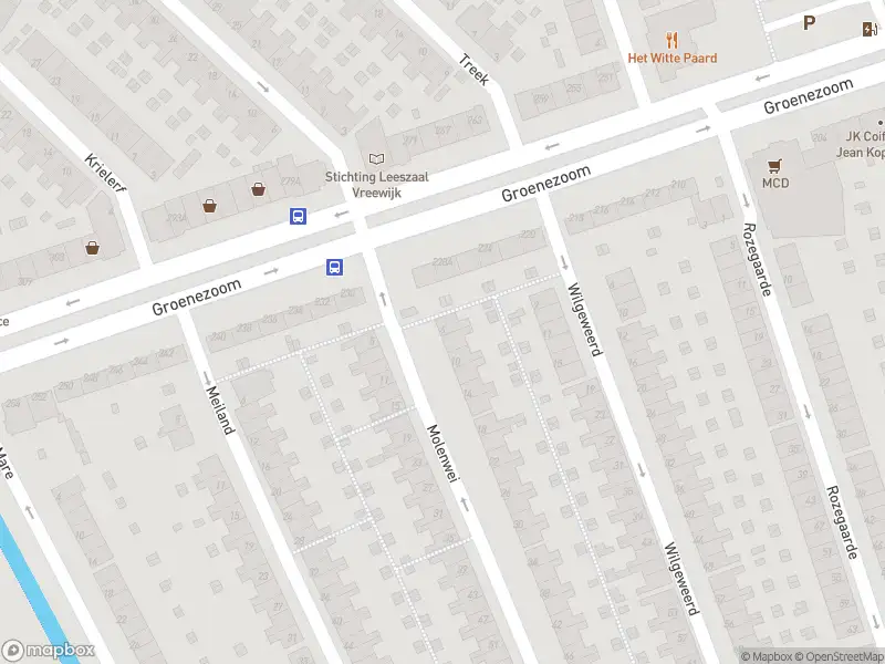 Ambulance met grote spoed naar de Molenwei in Rotterdam