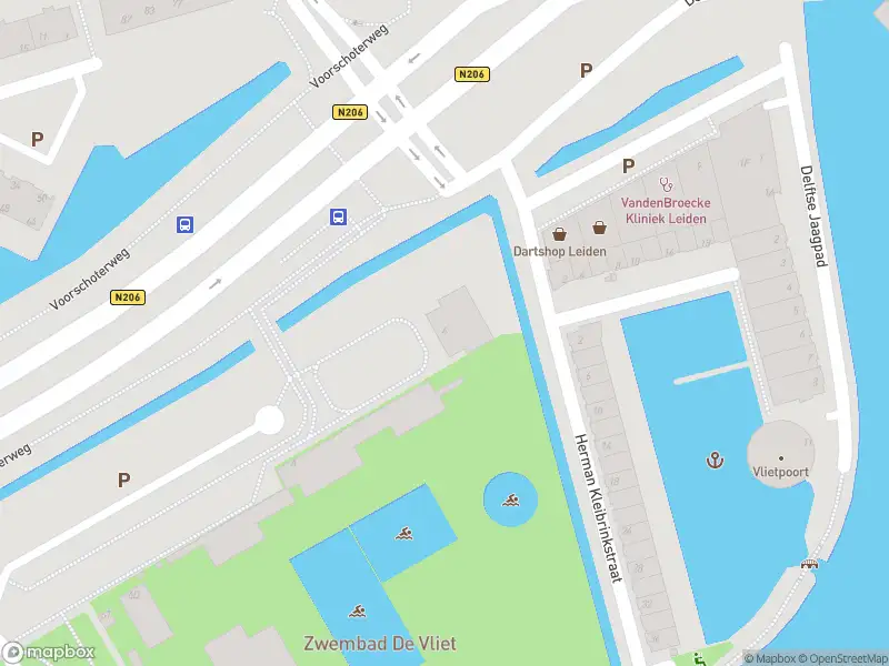 Ambulance met gepaste spoed naar de Voorschoterweg in Leiden